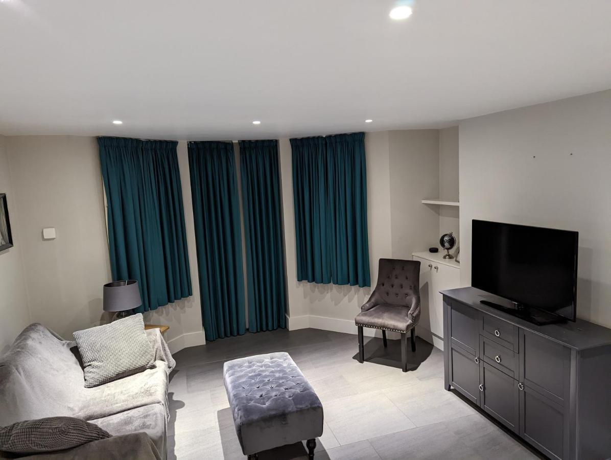 Basement Apartment In Central Μπαθ Εξωτερικό φωτογραφία